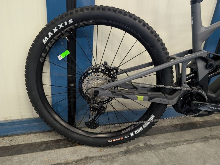 Used Mondraker Crafty Carbon R 2025 Mountainbike, Negro — image 8 of 8