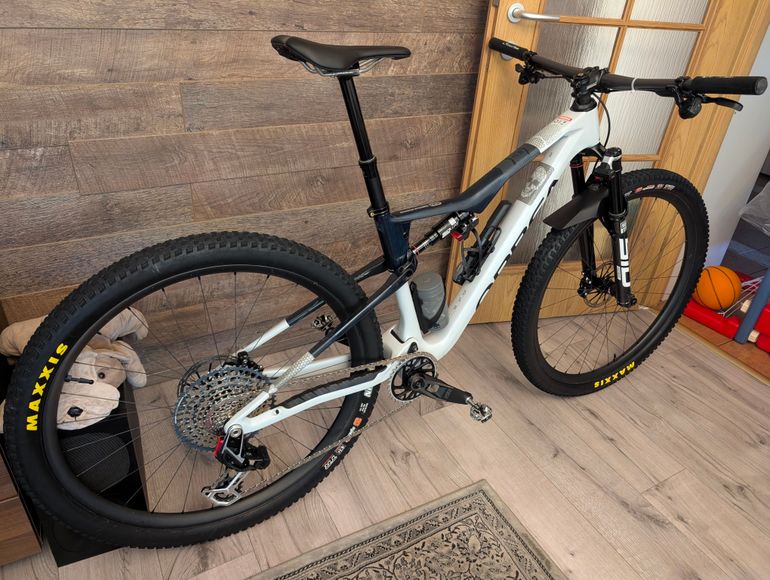 Used Orbea Oiz Sram Flight Attendant 2025 Mountainbike, White — image 3 of 8