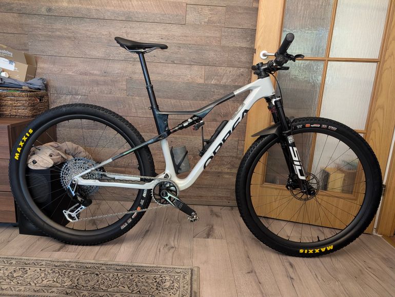 Used Orbea Oiz Sram Flight Attendant 2025 Mountainbike, White — image 2 of 8