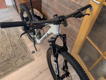 Used Orbea Oiz Sram Flight Attendant 2025 Mountainbike, White — image 4 of 8