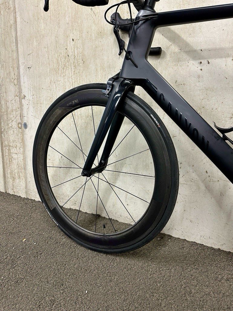 Gebrauchtes Canyon Aeroad CF SLX 2024 Road & Gravel, Schwarz — Bild 3 von 5