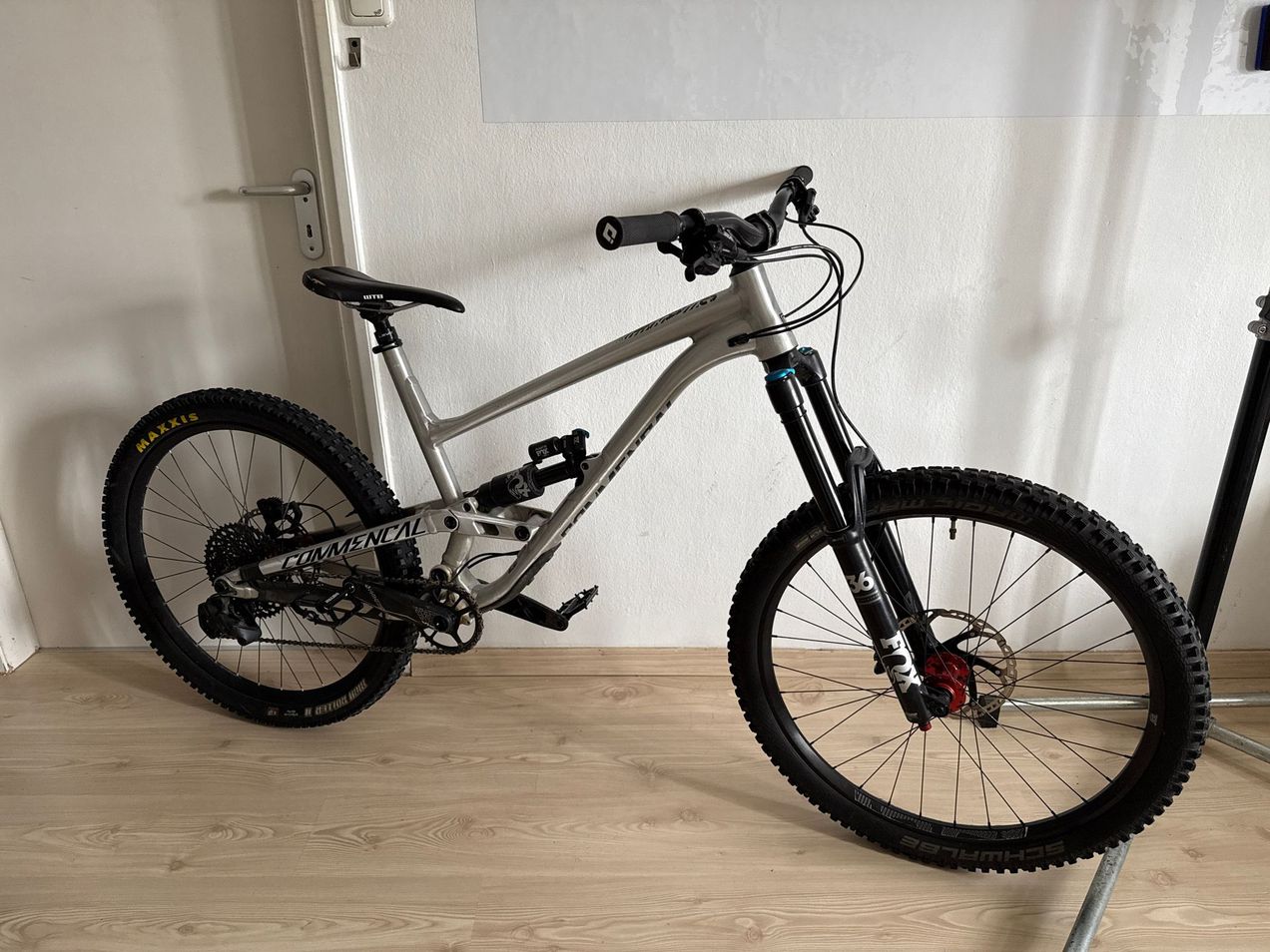 Mountain Bike Commencal Clash Fox Commencal CLASH ESSENTIAL FOX