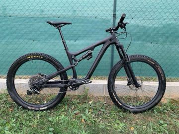 Gebrauchtes Lapierre Zesty AM 827 Ultimate 2018 2018 Mountainbike, Schwarz, 27, 5 (650B) — Bild 1 von 3