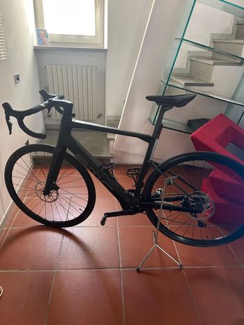 BMC Roadmachine 01 AMP THREE 2024 2024 Road & Gravel d'occasion — image 2 sur 4