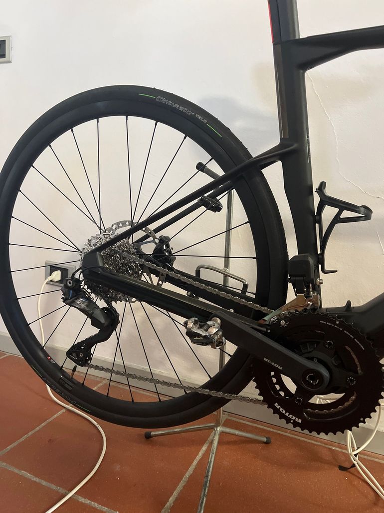 BMC Roadmachine 01 AMP THREE 2024 2024 Road & Gravel d'occasion — image 3 sur 4