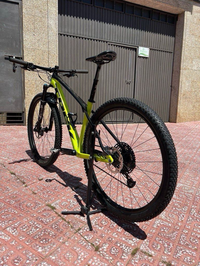Gebrauchtes Trek Procaliber 9.6 2023 2023 Mountainbike, Grün, 29 — Bild 2 von 12