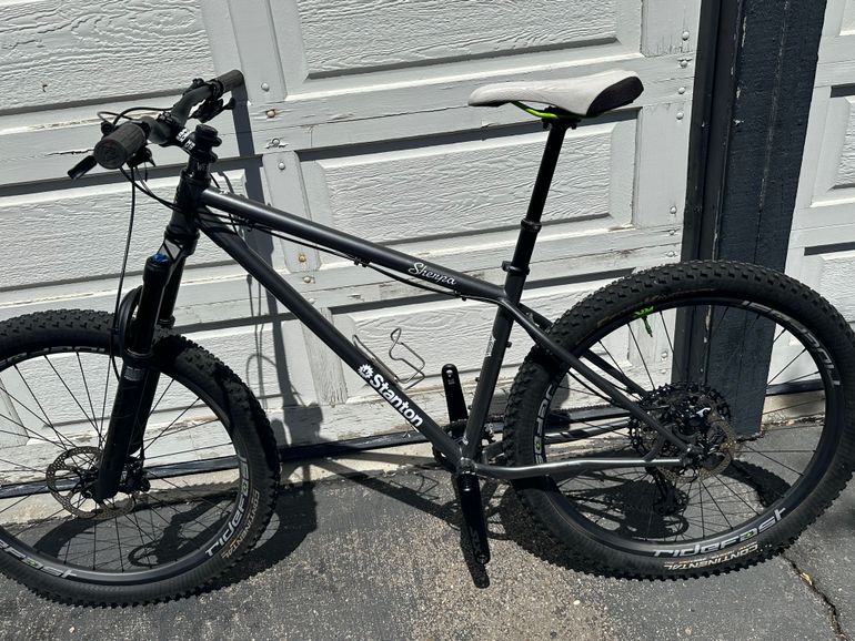 Used Stanton Stanton Custom Shimano SLX 2023 Mountainbike, Light Gray — image 2 of 9
