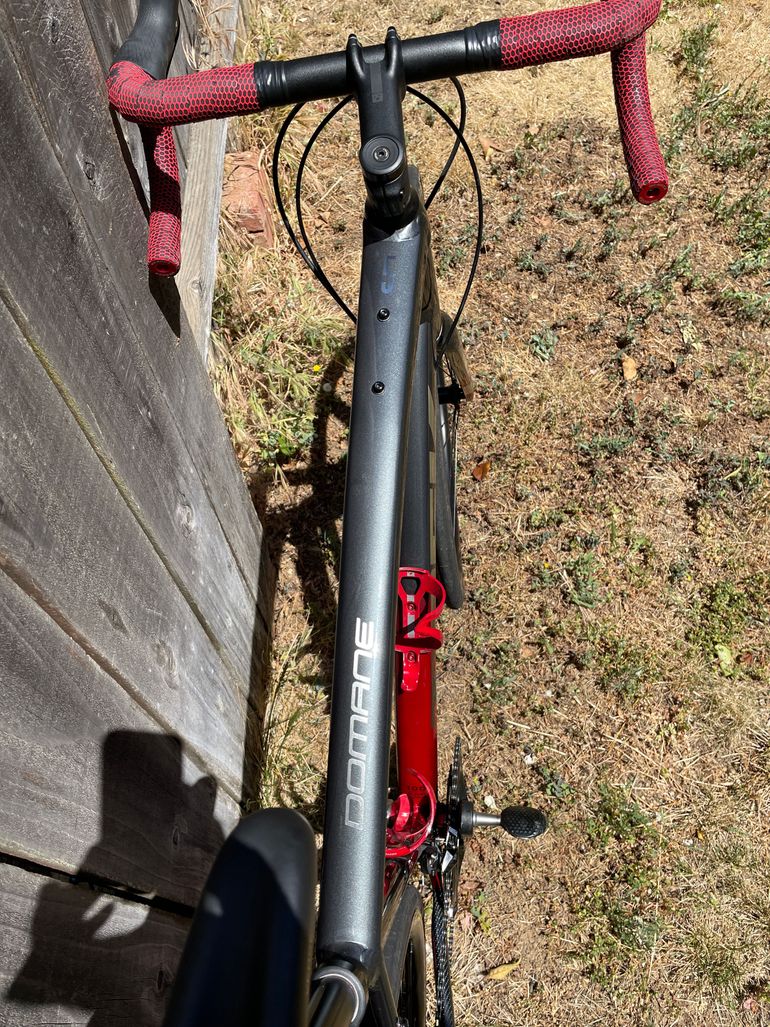 Used Trek Domane AL 5 Disc 2022 2022 Road & Gravel, Light Gray — image 4 of 5