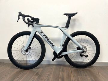 Brugt Trek Madone SL 7 Gen 7 2024 2024 Road & Gravel — billede 1 af 5