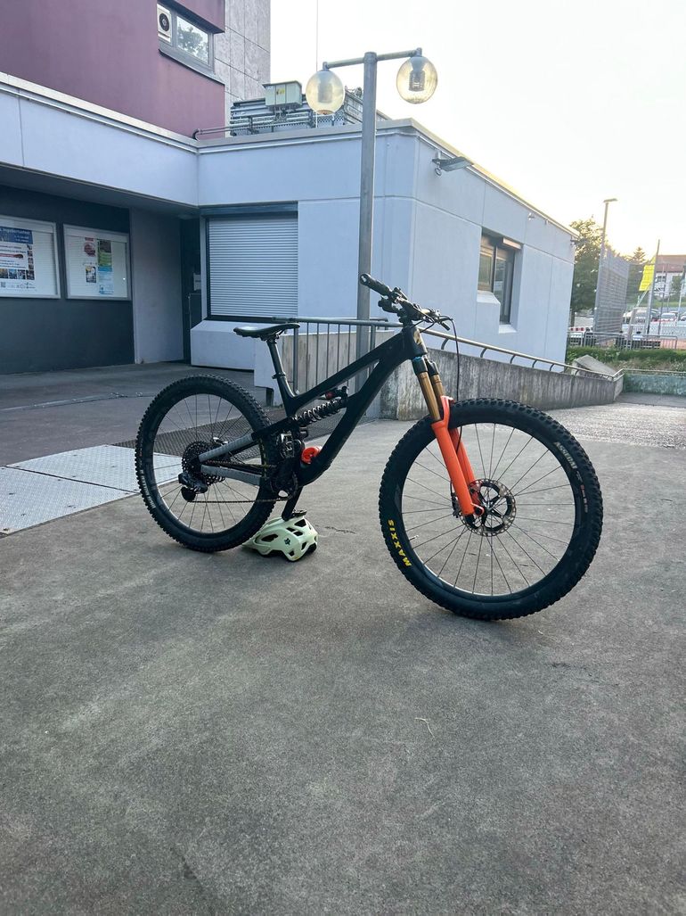 Brugt Pivot Fierbird 2020 2020 Mountainbike — billede 1 af 25