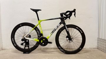 Used Elves Avari Pro Expert 2024 Road & Gravel, White — image 1 of 13