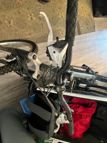Kona Custom Shimano Altus 2010 Mountainbike usato, Grigio chiaro — immagine 3 di 3