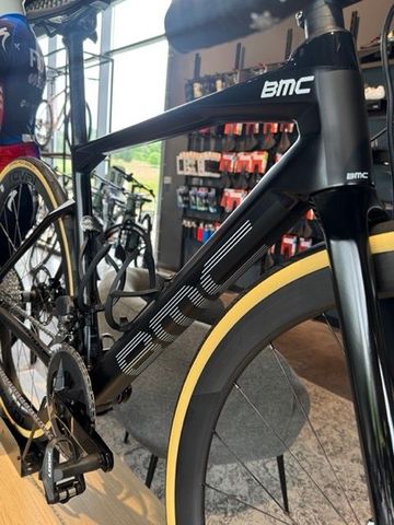 Brugt BMC Roadmachine SRAM Rival eTap AXS 2022 Road & Gravel — billede 4 af 8