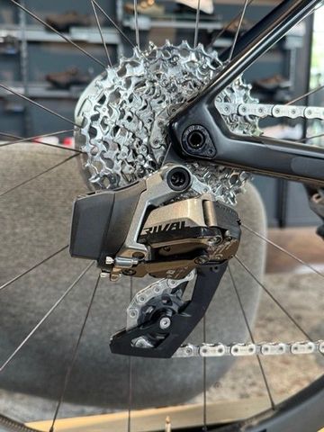 Brugt BMC Roadmachine SRAM Rival eTap AXS 2022 Road & Gravel — billede 8 af 8