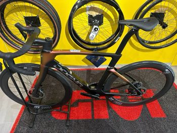 Used Pinarello DOGMA F DURA ACE Di2 Disc 2024 2024 Road & Gravel