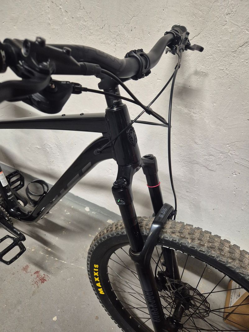 Salsa Coustom Made 2022 Mountainbike usato, Nero — immagine 3 di 3
