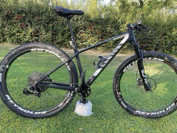 Used Canyon Exceed CF SL 7.0 2020 2020 Mountainbike, Black, 29 — image 1 of 6