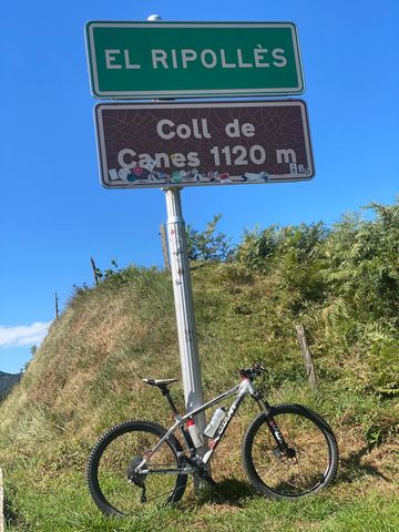 Used Giant Talon Shimano Deore XT 2014 Mountainbike, White — image 4 of 6