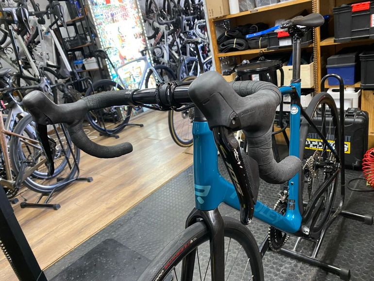 Used Ridley Fenix SLiC - Shimano 105 DI2 // 2x12s 2023 2023 Road & Gravel, Blue — image 9 of 16