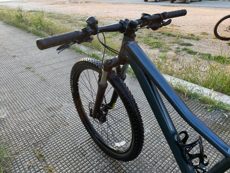 Used Specialized Rockhopper Comp 27.5 2023 2023 Mountainbike, Light Gray, 27.5 — image 1 of 6