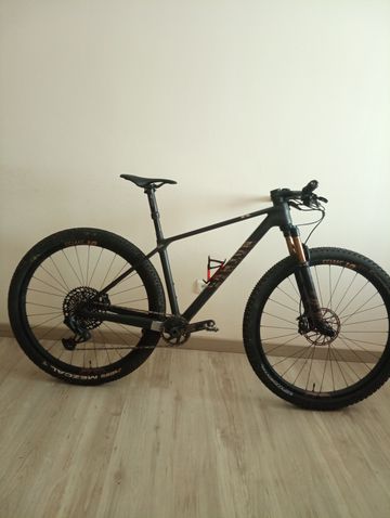 Used Canyon Exceed CF SLX 9 2023 2023 Mountainbike, Black, 29 — image 3 of 12