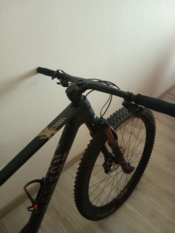 Used Canyon Exceed CF SLX 9 2023 2023 Mountainbike, Black, 29 — image 9 of 12