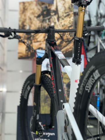 Used Lee Cougan Custom Sram Eagle Transmission X0 2025 Mountainbike, Black — image 2 of 5