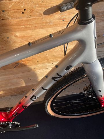 Marin Headlands 1 2024 2024 Road & Gravel usato, Grigio chiaro — immagine 5 di 6