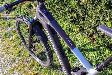 Used Mondraker NEAT R 2024 2024 Mountainbike, Light Gray, 29 — image 3 of 8