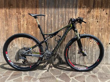 Specialized Epic Comp Carbon 29 2014 2014 Mountainbike de segunda mano, Negro — imagen 8 de 9