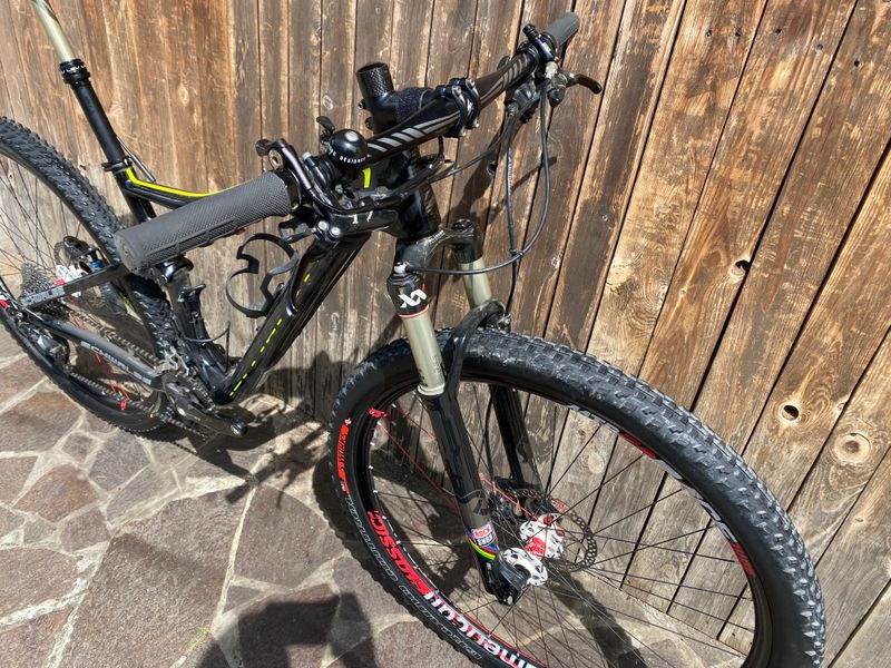 Specialized Epic Comp Carbon 29 2014 2014 Mountainbike de segunda mano, Negro — imagen 6 de 9