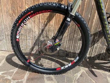 Specialized Epic Comp Carbon 29 2014 2014 Mountainbike de segunda mano, Negro — imagen 7 de 9