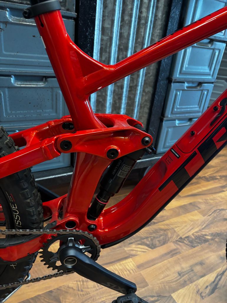 Brugt Trek Slash 7 Gen 5 2023 2023 Mountainbike — billede 2 af 8