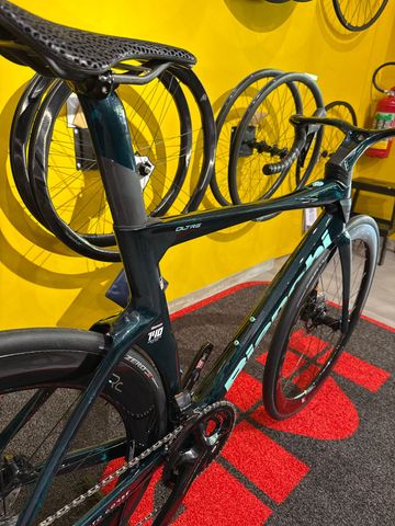Używany Bianchi Oltre RC Durace Di2 2024 2024 Road & Gravel — zdjęcie 6 z 9