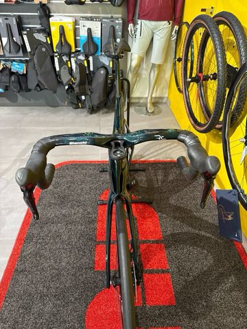 Używany Bianchi Oltre RC Durace Di2 2024 2024 Road & Gravel — zdjęcie 4 z 9
