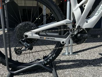 Tweedehands UNNO MITH Elite 2024 2024 Mountainbike — afbeelding 2 van 3