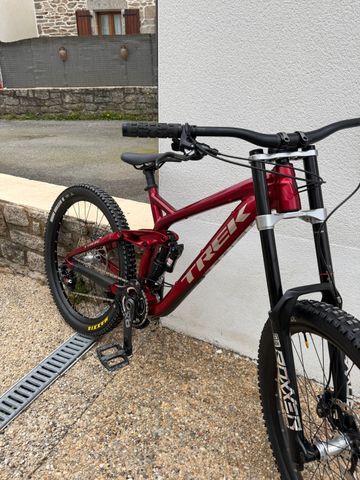 Used Trek Session 8 27.5 2021 2021 Mountainbike, Red, 27.5 — image 1 of 3