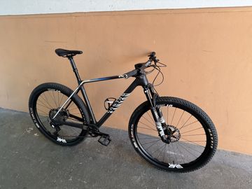 Tweedehands Canyon Exceed CF SLX 8 2023 2023 Mountainbike — afbeelding 1 van 10