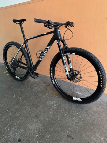 Gebrauchtes Canyon Exceed CF SLX 8 2023 2023 Mountainbike, Schwarz, 29 — Bild 2 von 10