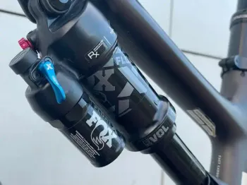 Gebrauchtes Specialized Comp Carbon 2023 Mountainbike, Hellgrau — Bild 4 von 8