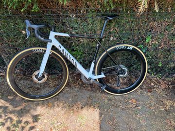 Brugt Canyon Ultimate CF SL 8 Aero 2024 2024 Road & Gravel — billede 4 af 10
