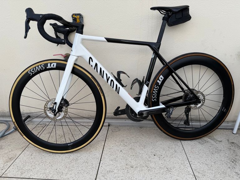 Used Canyon Ultimate CF SL 8 Aero 2024 2024 Road & Gravel, White — image 1 of 3