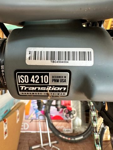 Used Transition Spire 2022 Mountainbike, Light Gray — image 4 of 6
