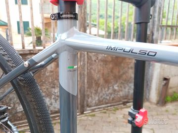 Used Bianchi Impulso Shimano Ultegra 2022 Road & Gravel, Light Gray — image 2 of 6