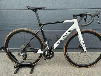 Used Canyon Ultimate CF SL 7 AXS 2024 2024 Road & Gravel, Black — image 1 of 3