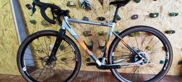 Used 8Bar Mitte V3 - 2 In 1 - Gravel & Road 2023 Road & Gravel, Light Gray — image 2 of 7