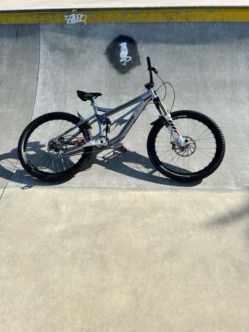 Used Specialized Pitch Pro 2009 2009 Mountainbike, Light Gray, 26 — image 1 of 3