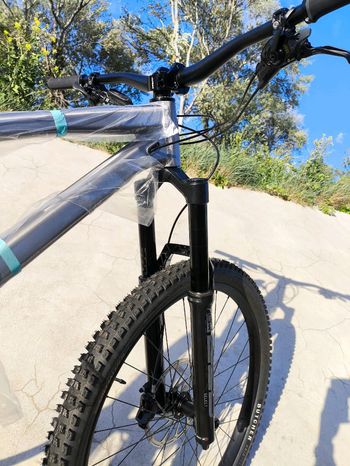 Used Banshee Titan V3.2 2024 Mountainbike, Light Gray — image 7 of 7