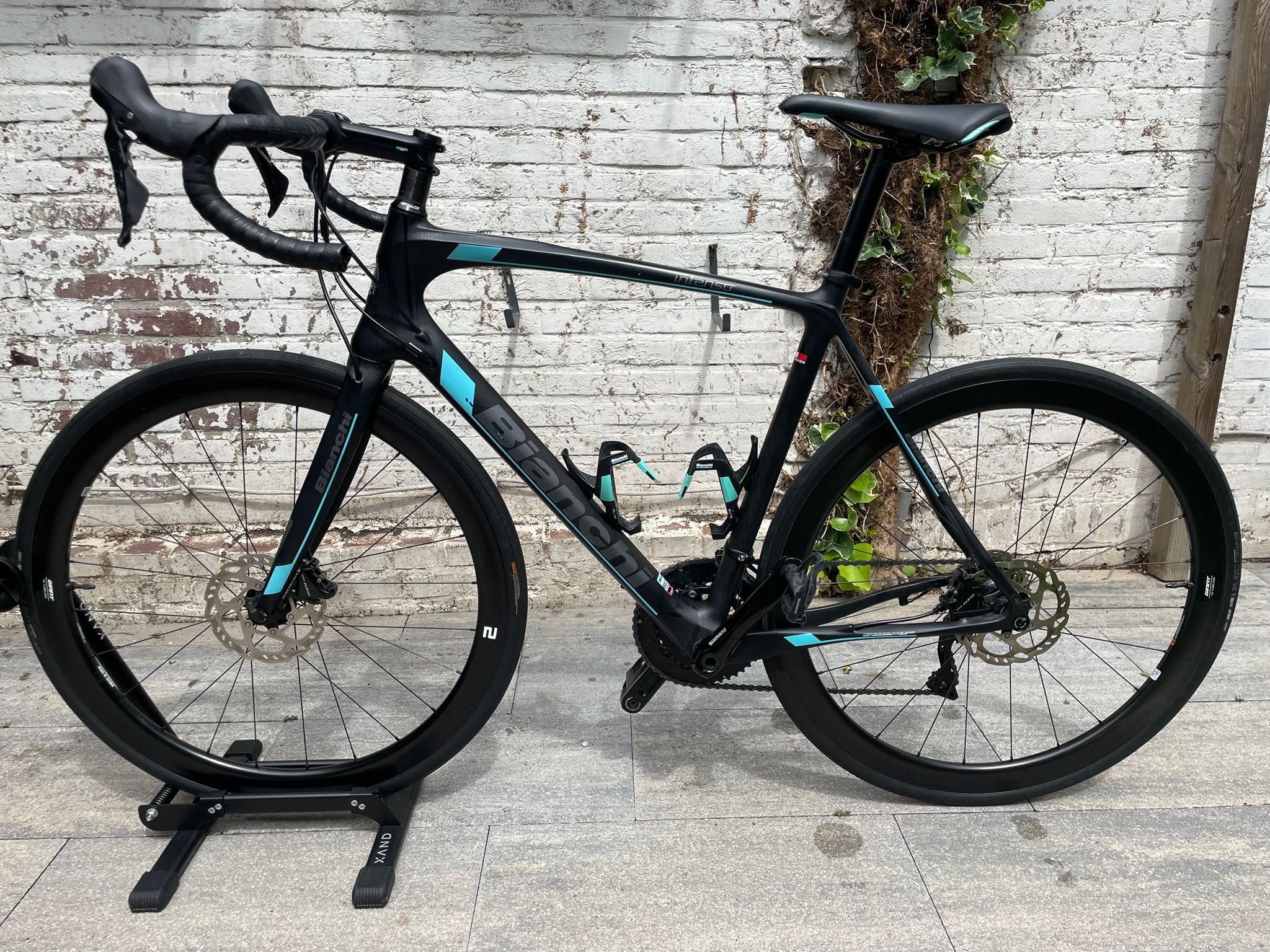 bianchi 2018 intenso ultegra road bike Infinito CV SRAM Red eTap Intenso 105 Bianchi Intenso Carbon
