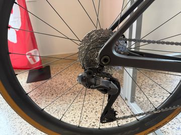 Gebrauchtes Orbea ORCA AERO M20iLTD 2023 2023 Road & Gravel, Schwarz — Bild 2 von 3